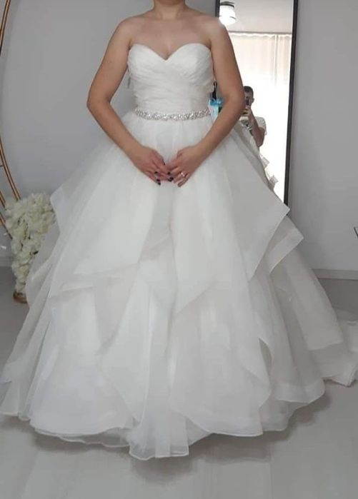 Vand rochie mireasa