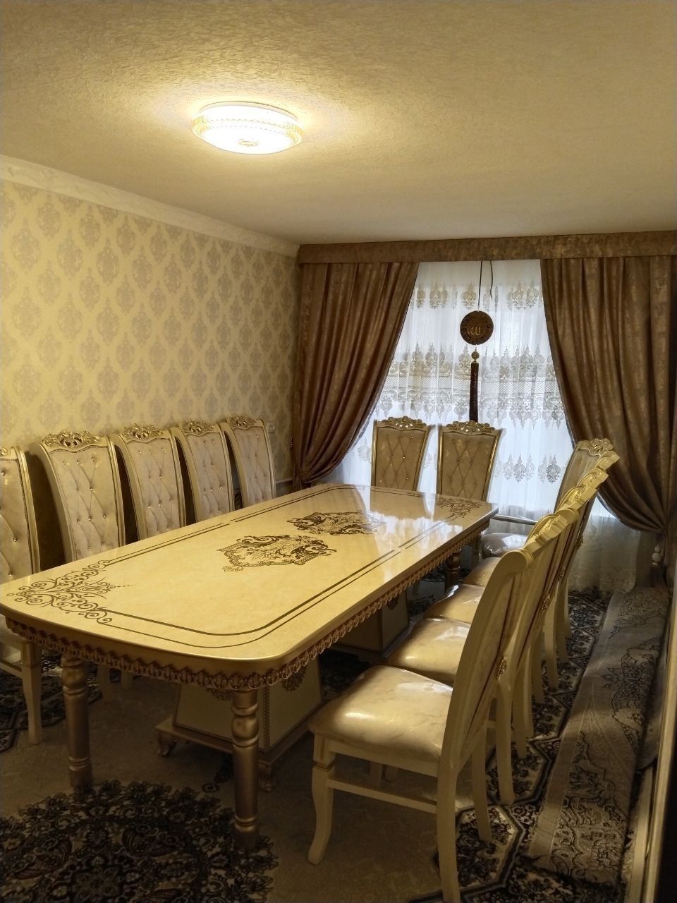 Срочно продаётся 3 ком квартира 4мкн 4 этаж  в доль дороги