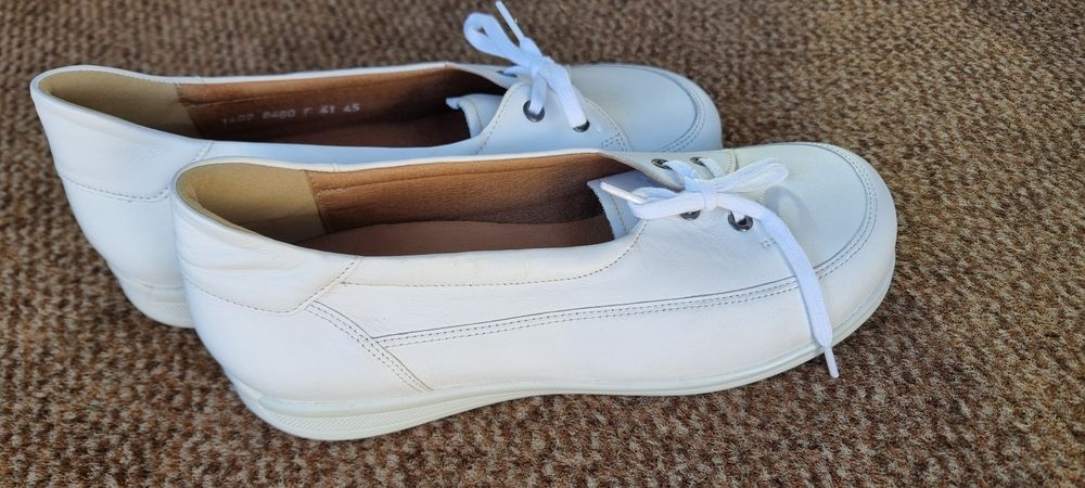 Pantofi de piele naturala