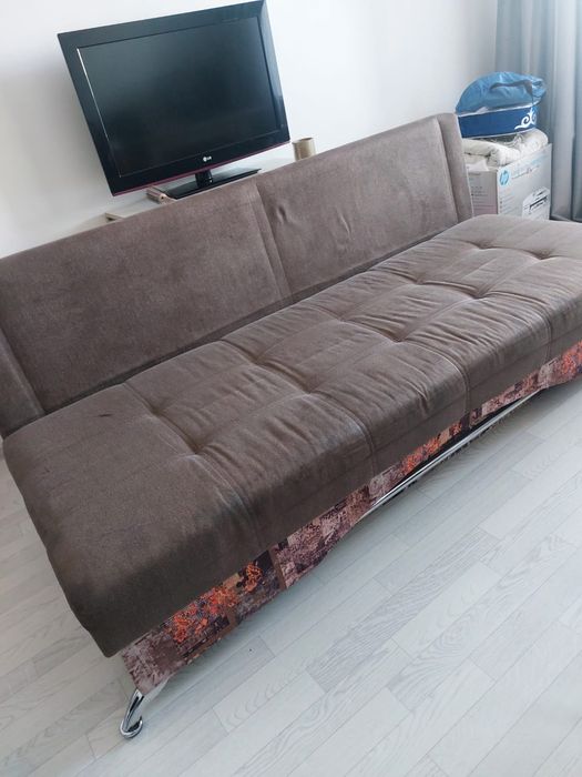 Продам диван тахта.