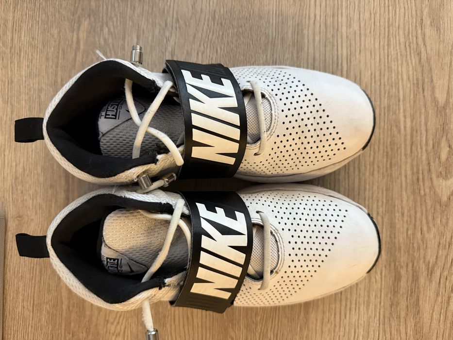 Маратонки Nike 38 размер