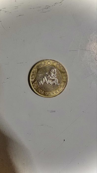 Продам монету 100тг