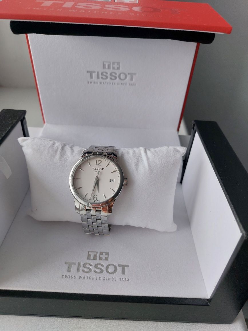 Продаются женские часы Tissot