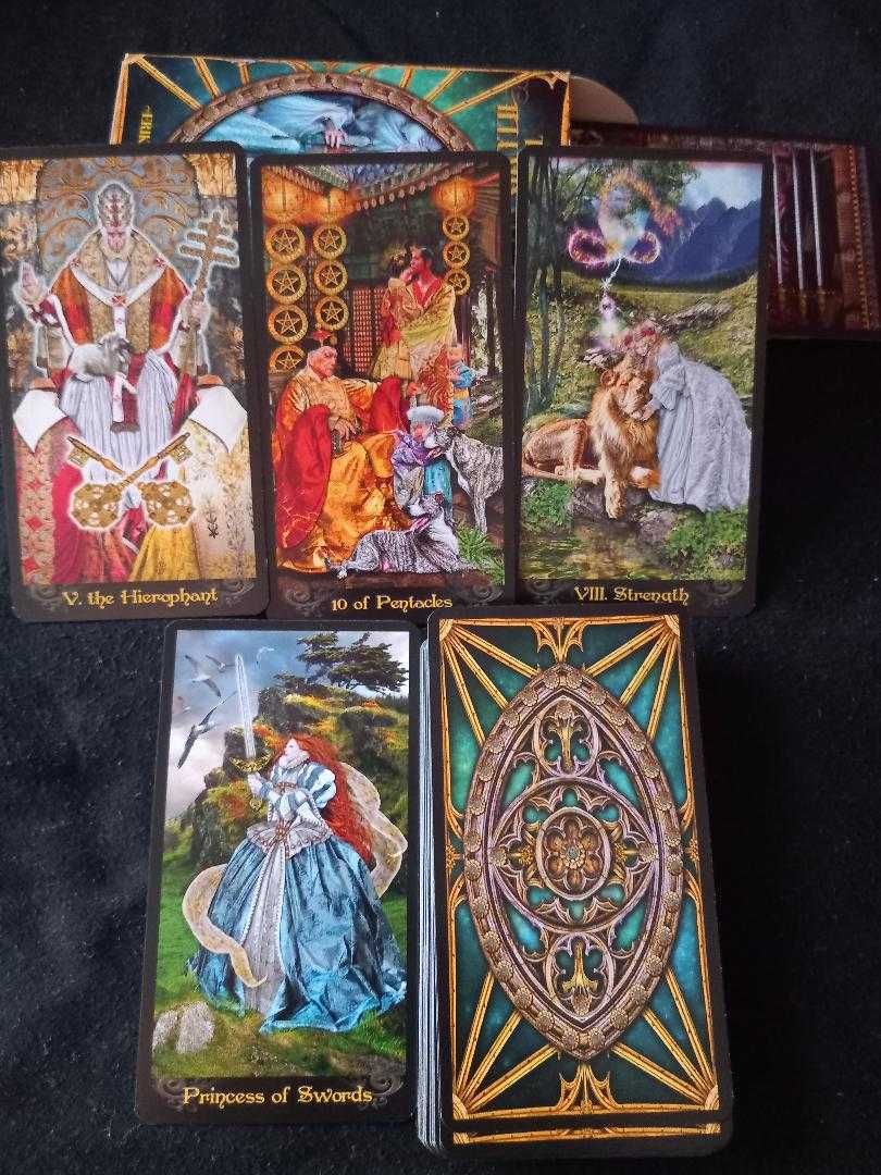 Carti TAROT noi, nefolosite