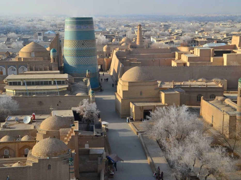 Хива в зимнем сиянии: экскурсия в сказочный мир Востока с гидом и авто