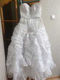 Продам свадебное платье на корсете размер 42-48