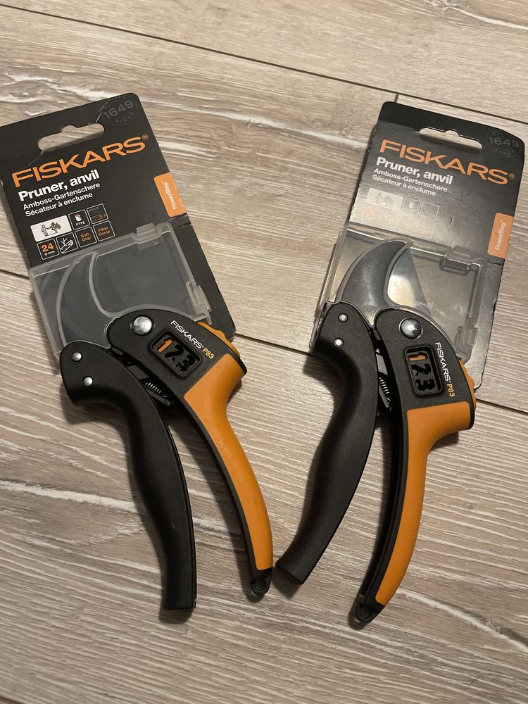 Foarfeca fiskars p83