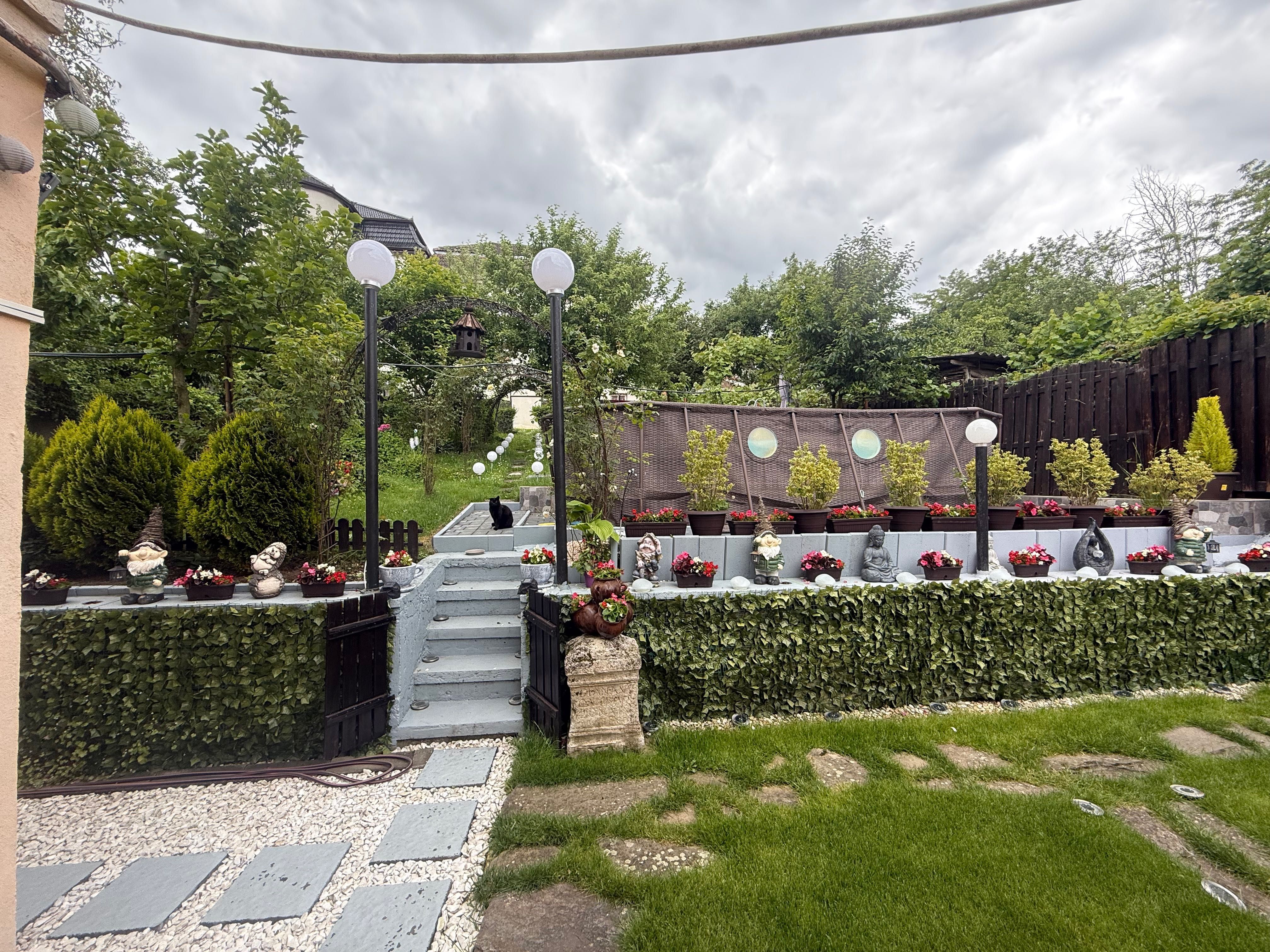 Casa an 2010 ,Suprafata 200 mp, Grădină 500 mp, Zona Centrala Reșița