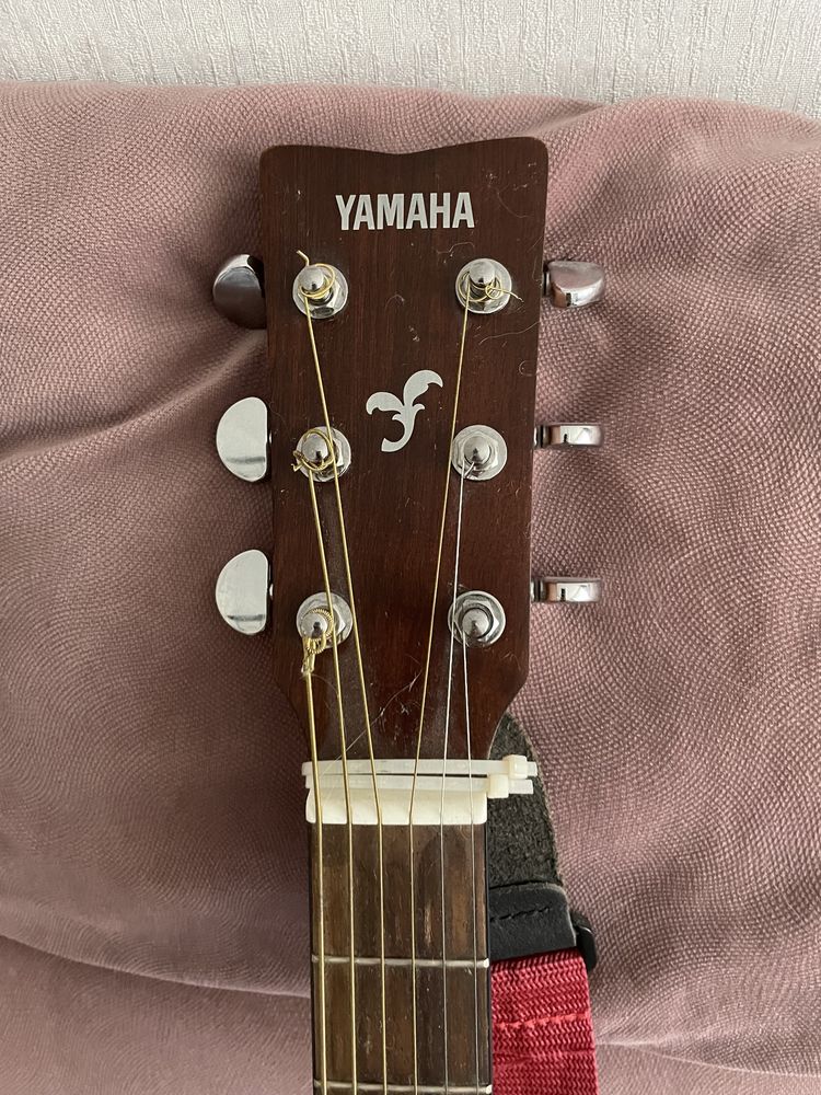 Электроакустическая гитара Yamaha fgx800c