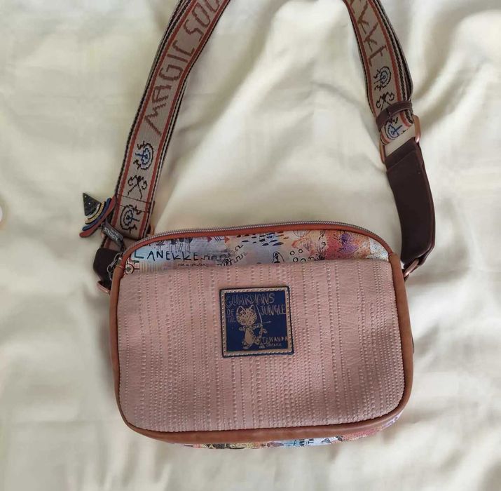 Малка чанта през рамо Анеке