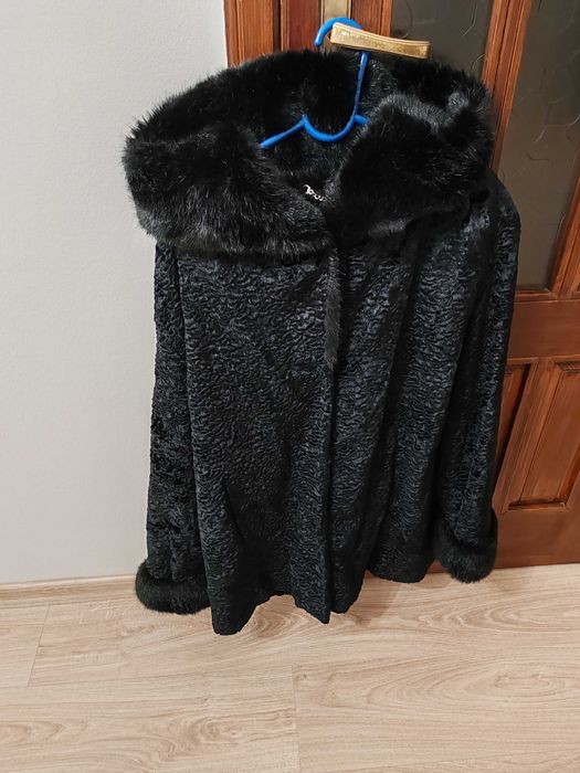 Дамско палто от астраган
