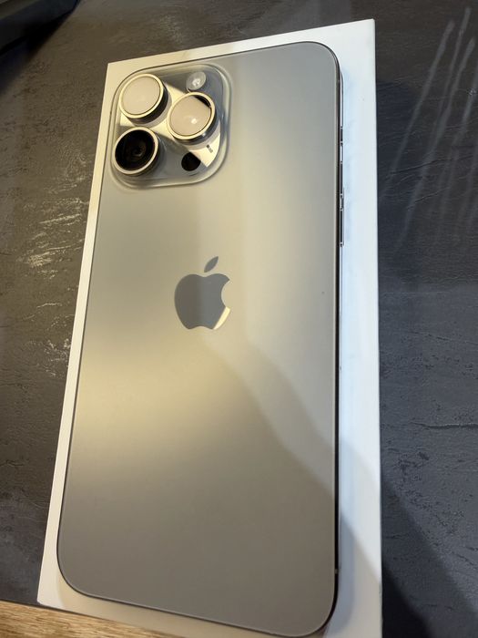 iPhone 15 PRO MAX 256GB КАТО НОВ!!! Гаранция