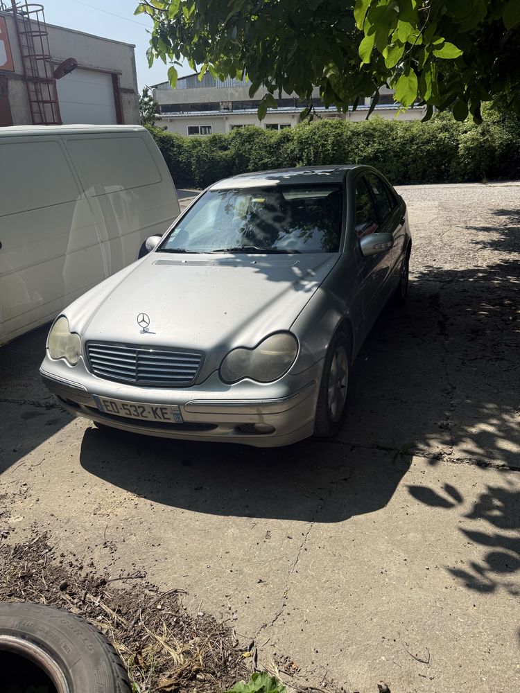 Продава се ц класа 2001-2002 година