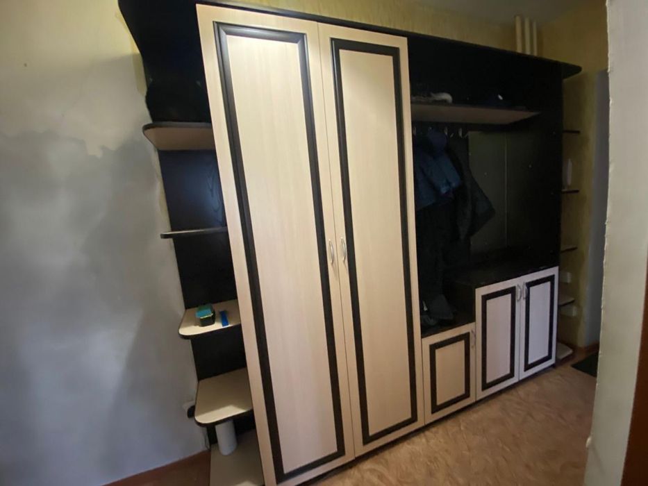 Продается шкаф можете ставить для прихожки состояние хоршое