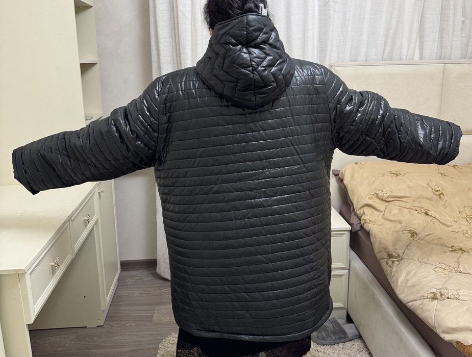 Срочно продам куртки и жилетку