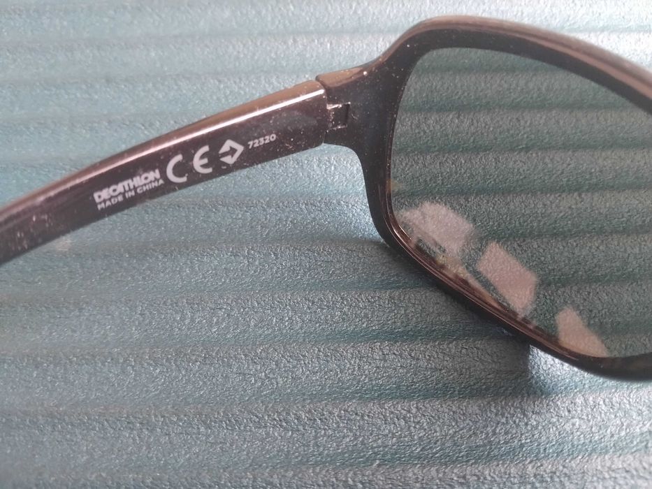 DECATHLON оригинални тъмни слънчеви очила