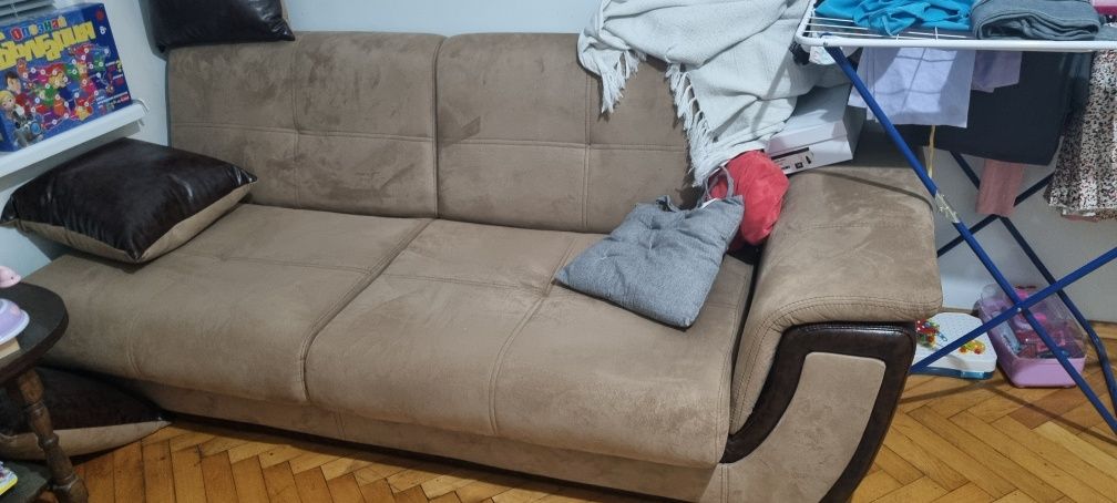 Разтегателен ъглов диван