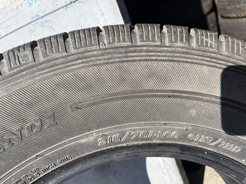 2 бр. гуми за бус 215/75/16C Falken DOT 1922 6 mm