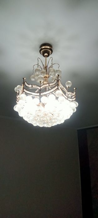 Продам хрустальную люстру