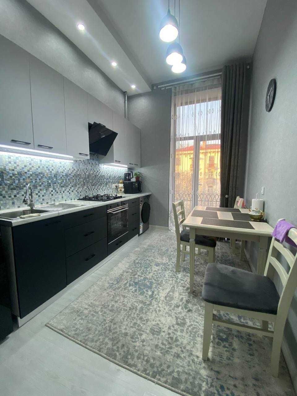 Продается 3х ком квартира по Шота Руставели, Аския Базар