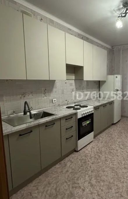 Срочно продам кухонный гарнитур, холодильник