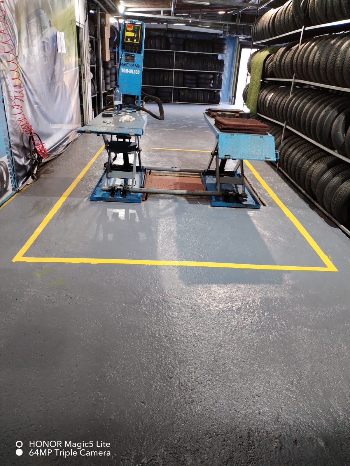 Vopsea marcaj rutier Service auto beci curte terasa balcon gradina