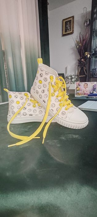 Teniși nr 36, purtați o singura dată