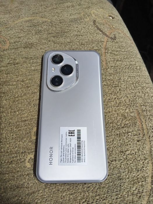 Продам телефон Honor 400pro 512gb