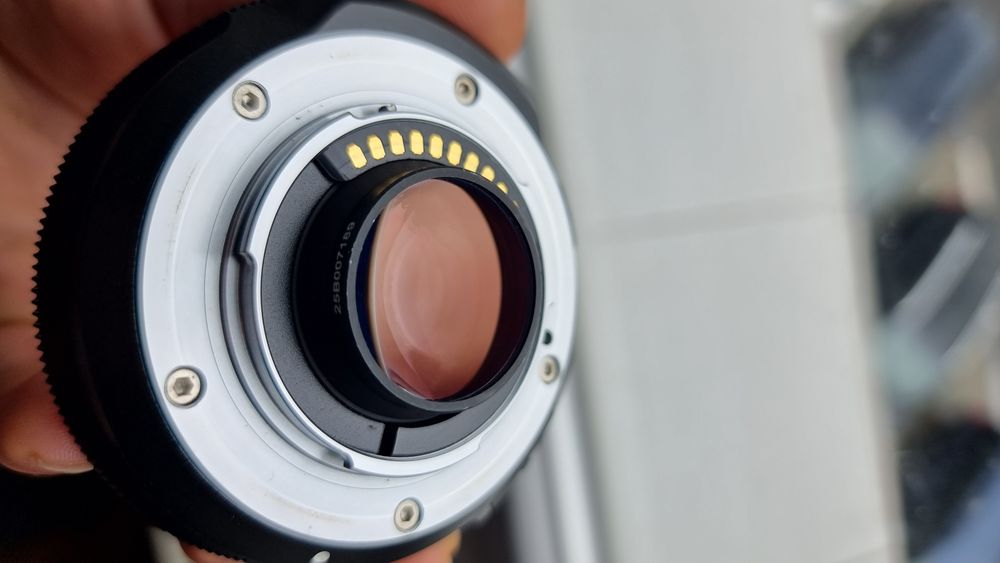 Metabones speed booster XL 0.64x MFT to EF