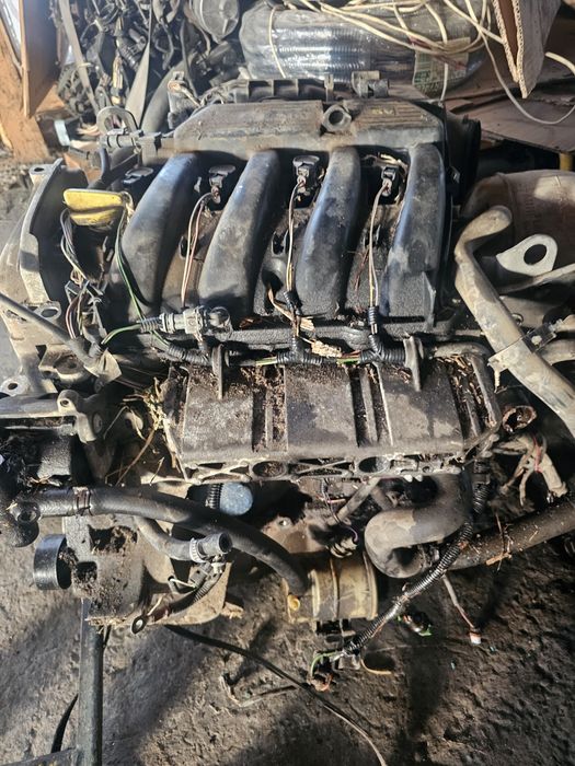 Chiulasa completa dacia logan 1.6 16valve