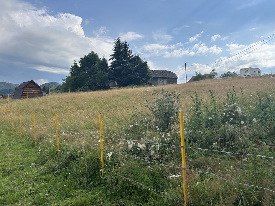 Teren intr-o zonă deosebită de munte cu vedere catre Bucegi