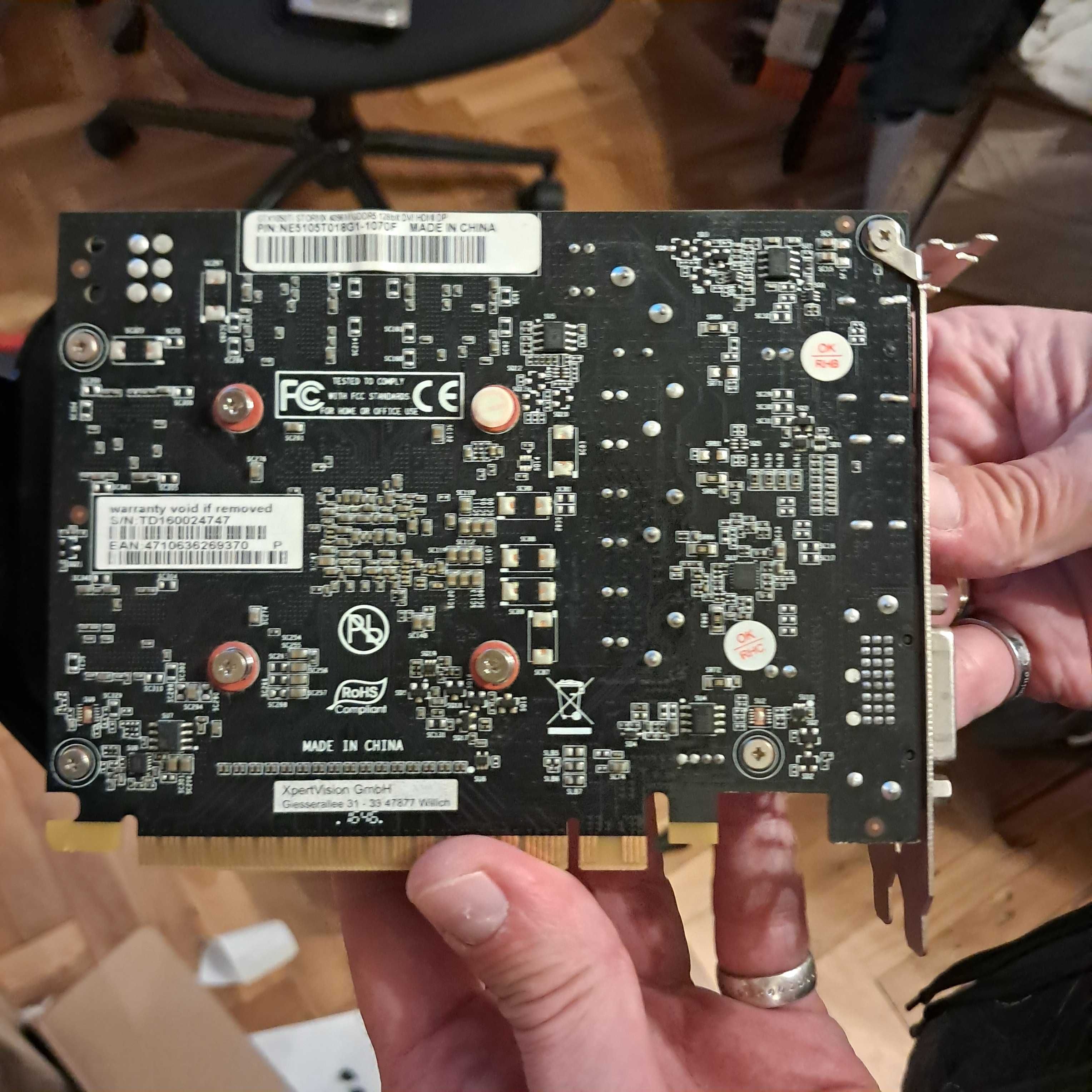 Настолен компютър, почти пълна конфигурация (липсва само SSD диск)