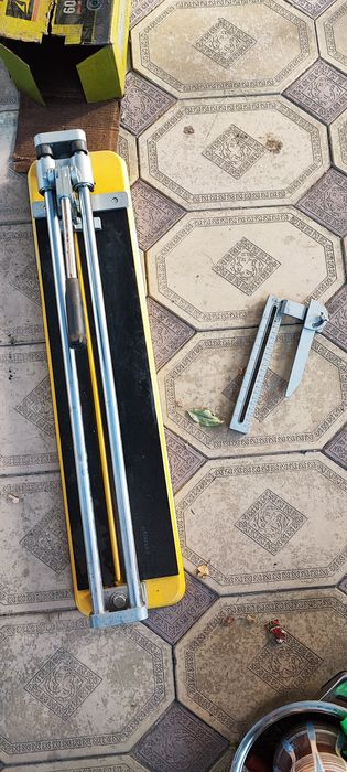 Кафелорез почти новый