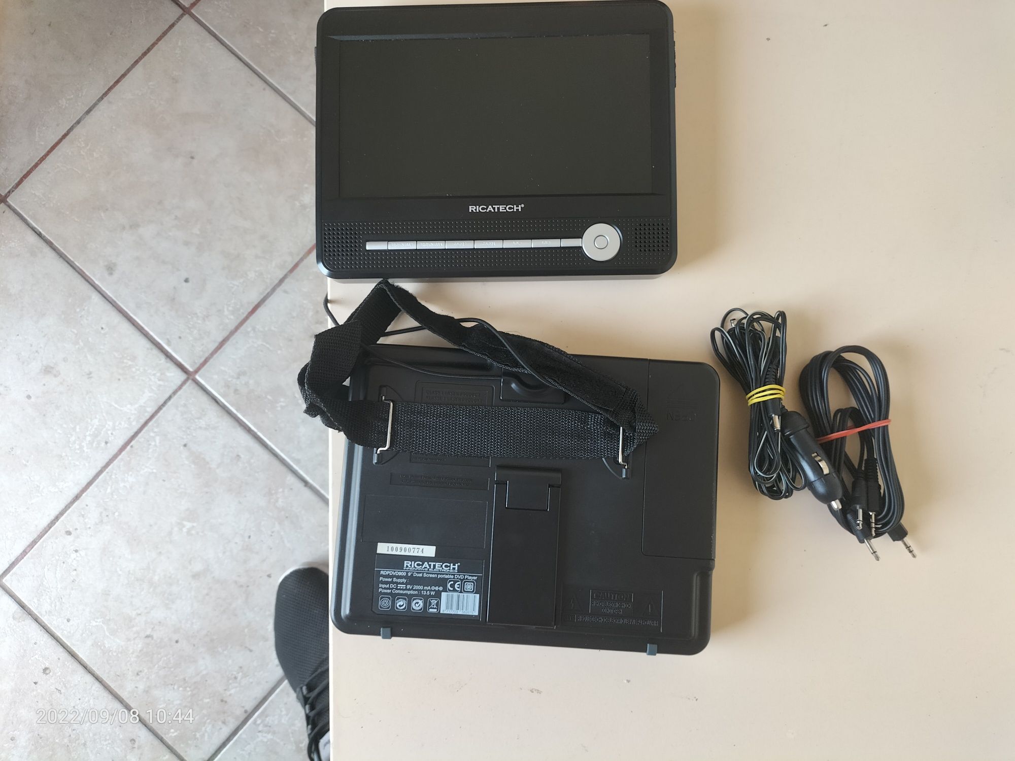 Ricatech dual screen portable dvd player