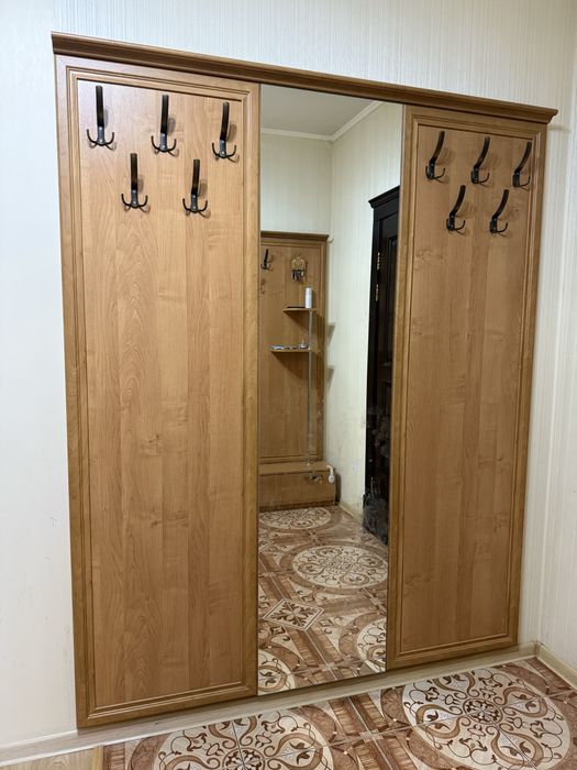 Прихожая с зеркалом