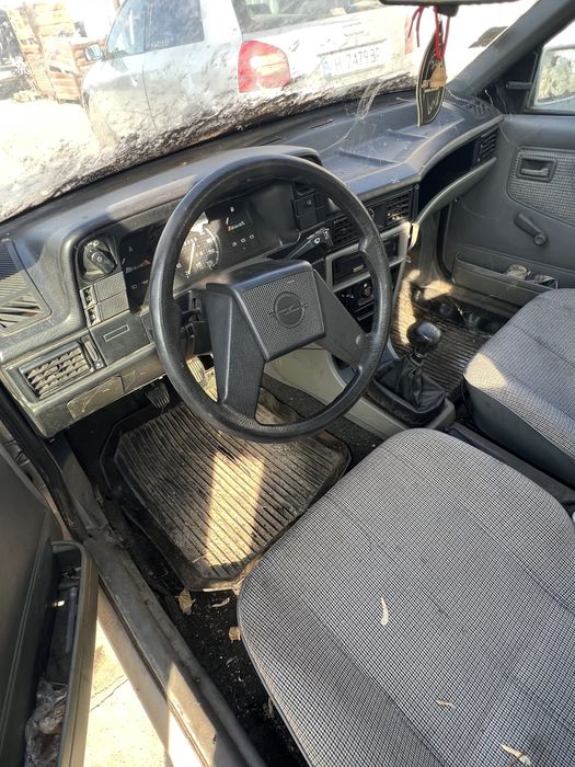Opel Kadett 1.6 i НА ЧАСТИ