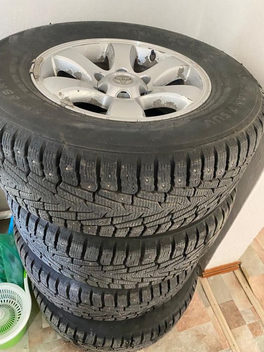 Продам шины с дисками новые заводские