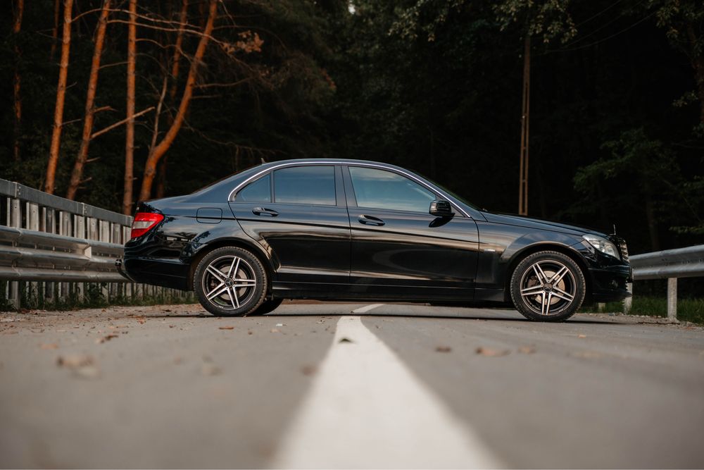 Mercedes C-class 2010 w204 220cdi