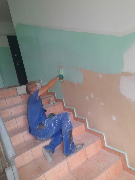 Ремонт подъездов (покрытие эмульсией, покраска стен и перил)