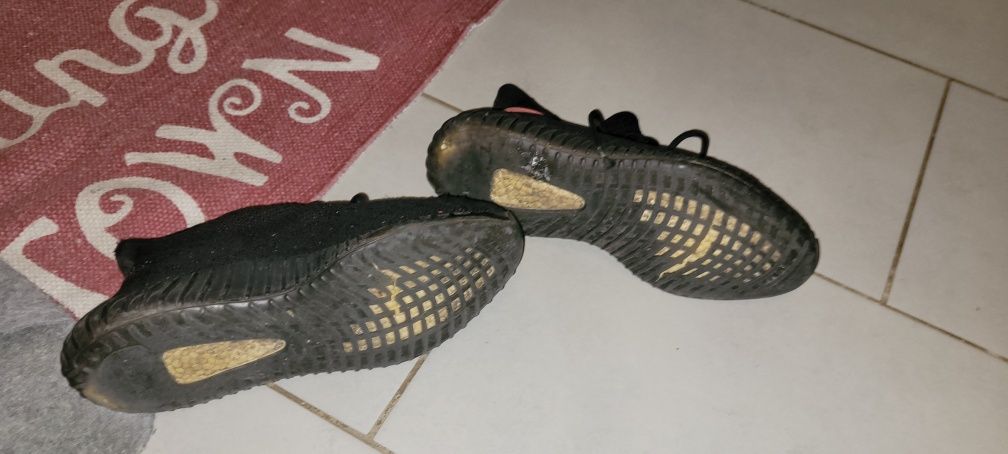 Adidași adidas yeezy 350