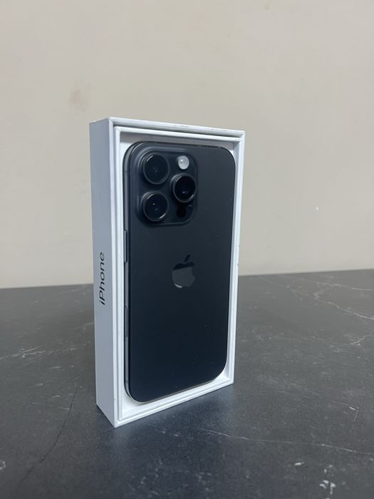 16 pro 256gb black