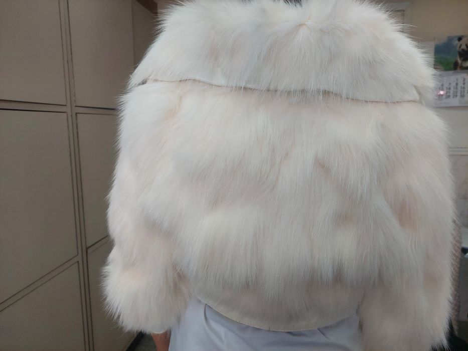 Дамско късо кожена яке М р.