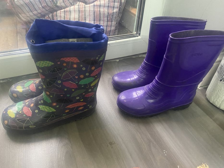 Продаются резиновые детские сапоги