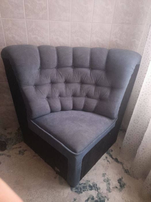 Диван, кусочек от дивана