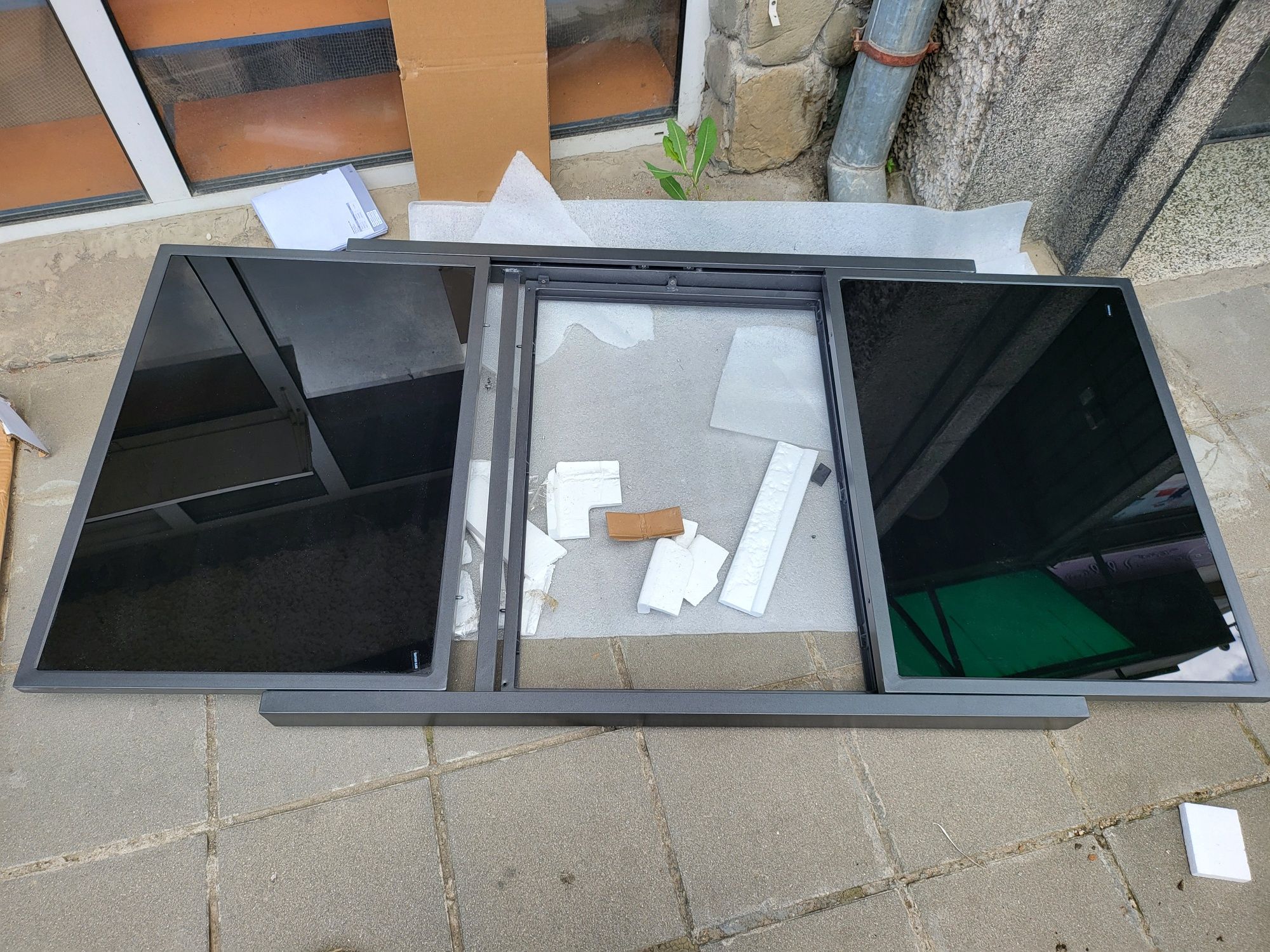 Алуминиева градинска маса LIVARNO 120/180 x 90 см със закалено стъкло