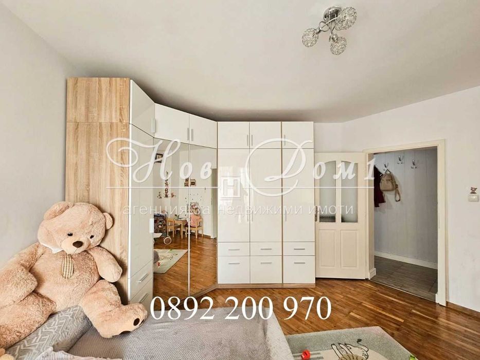 Продава се Тристаен апартамент в Варна, Център - 82 кв.м за 2500 €/кв.м - Снимка #12