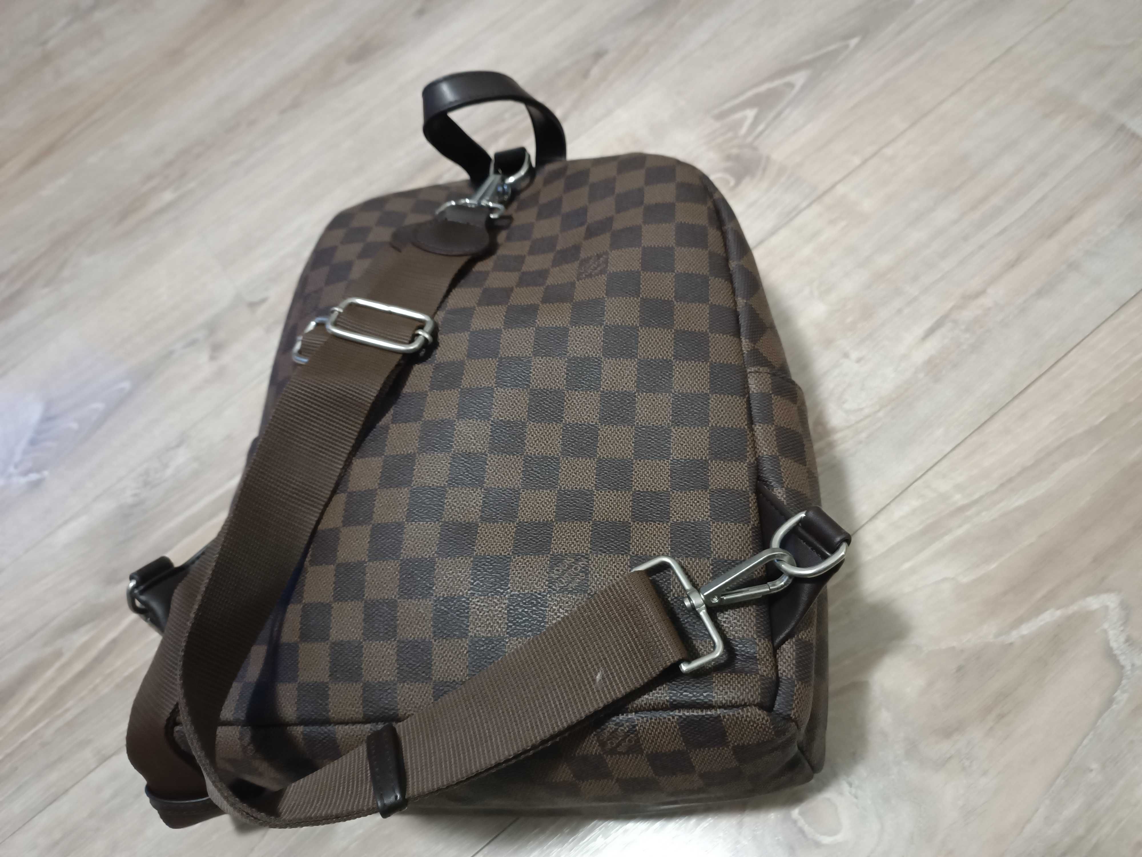 Раничка чантичка клъч Louis Vuitton Лои Вютон