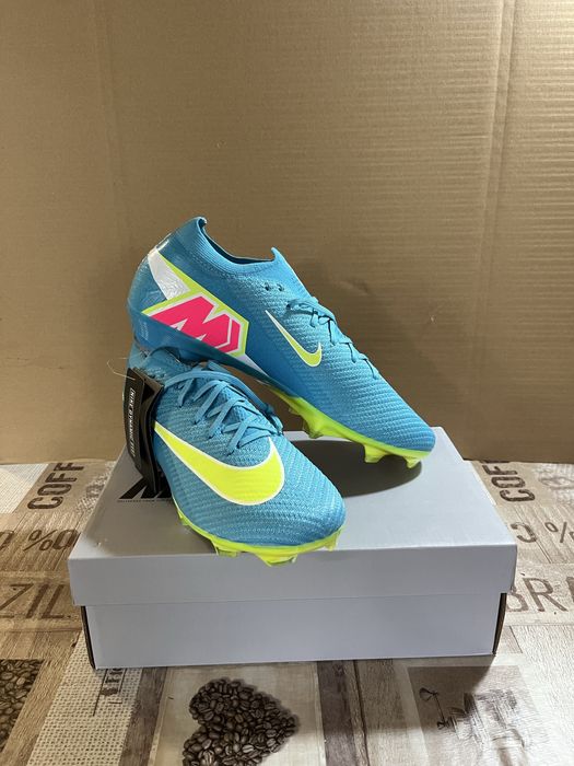 Футболни обувки- Nike mercurial