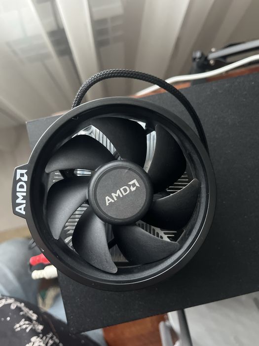 Продам оригинальный кулер AMD
