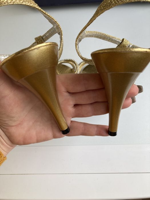 Sandale aurii marimea 40